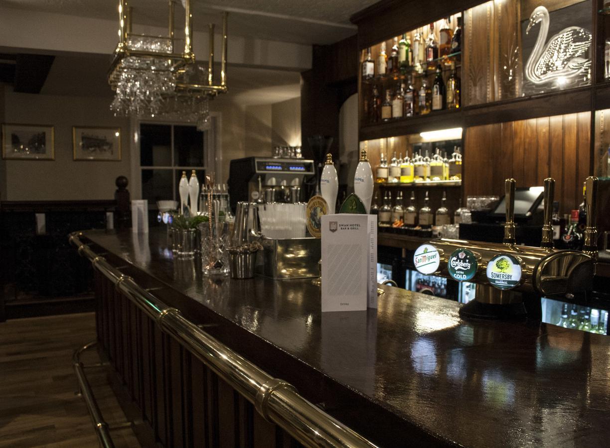 The Swan Hotel Bar And Grill Maldon Extérieur photo